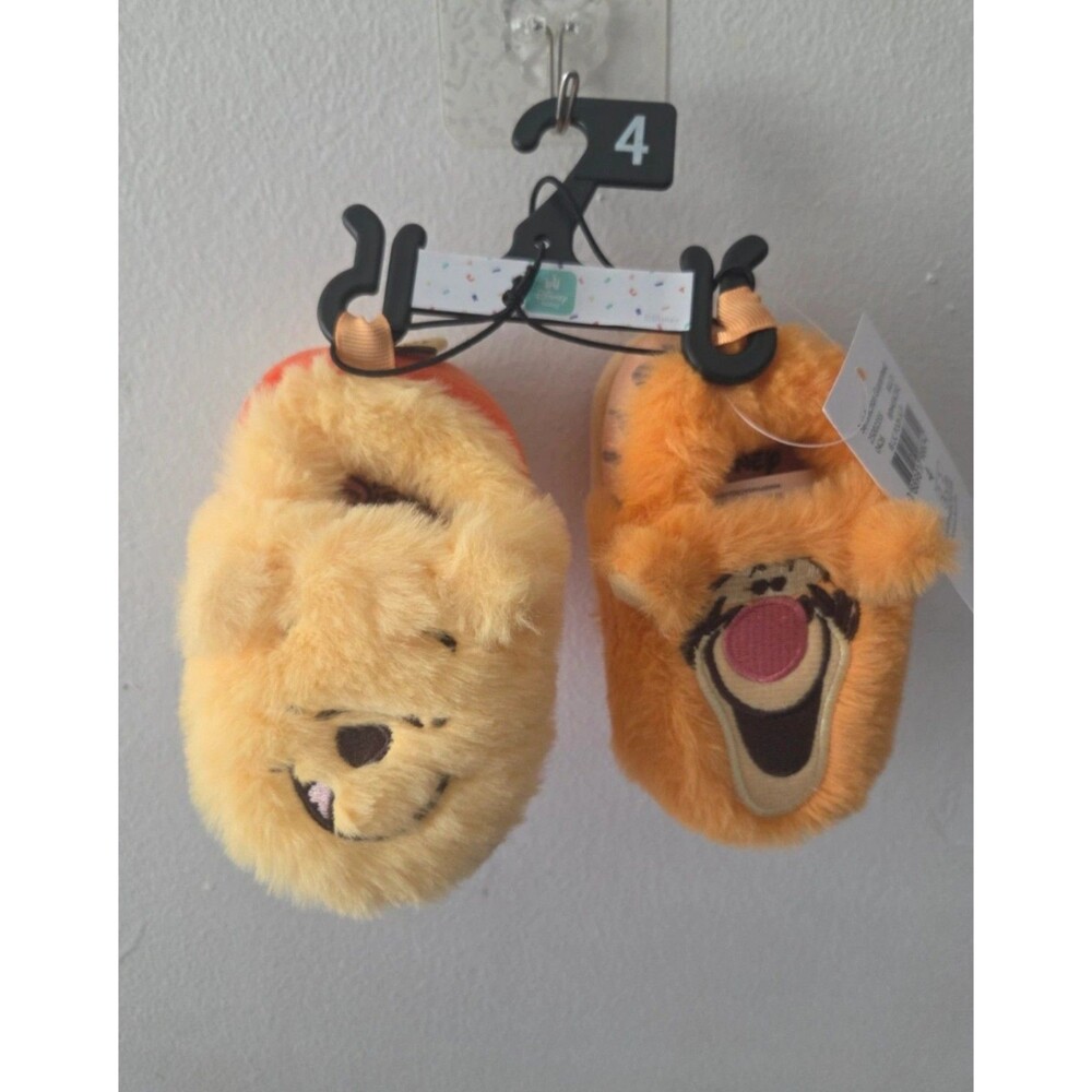 Tigger and Pooh Toddler Slippers (size 4)